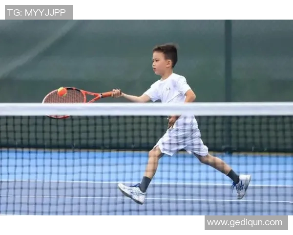 成都网球队区域防守分析:优缺点与改进建议探讨 成都网球队区域防守分析:优缺点与改进建议探讨