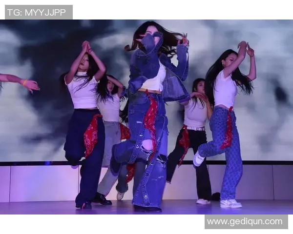 武汉街舞队的奋斗旅程:一段激情与梦想交织的街舞纪实故事 武汉街舞队的奋斗旅程:一段激情与梦想交织的街舞纪实故事