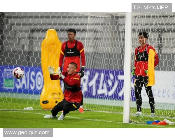 武汉足球队荣登足球战术排行榜第二名引发热议与期待 武汉足球队荣登足球战术排行榜第二名引发热议与期待