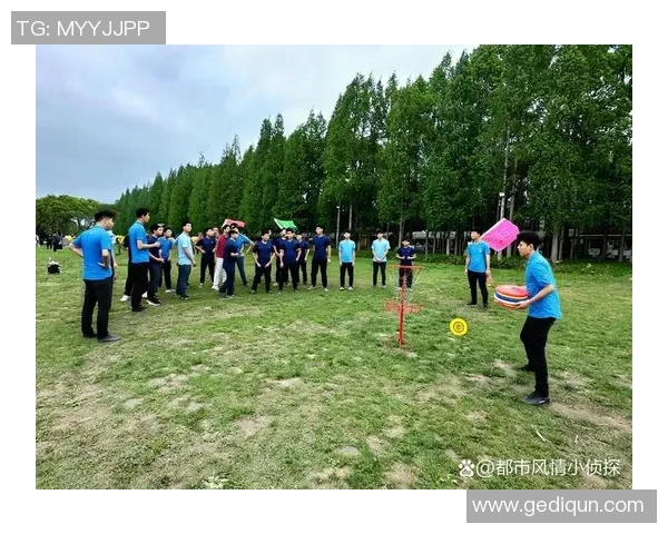 飞盘专题:深入剖析上海飞盘队的默契配合与战术运用 飞盘专题:深入剖析上海飞盘队的默契配合与战术运用